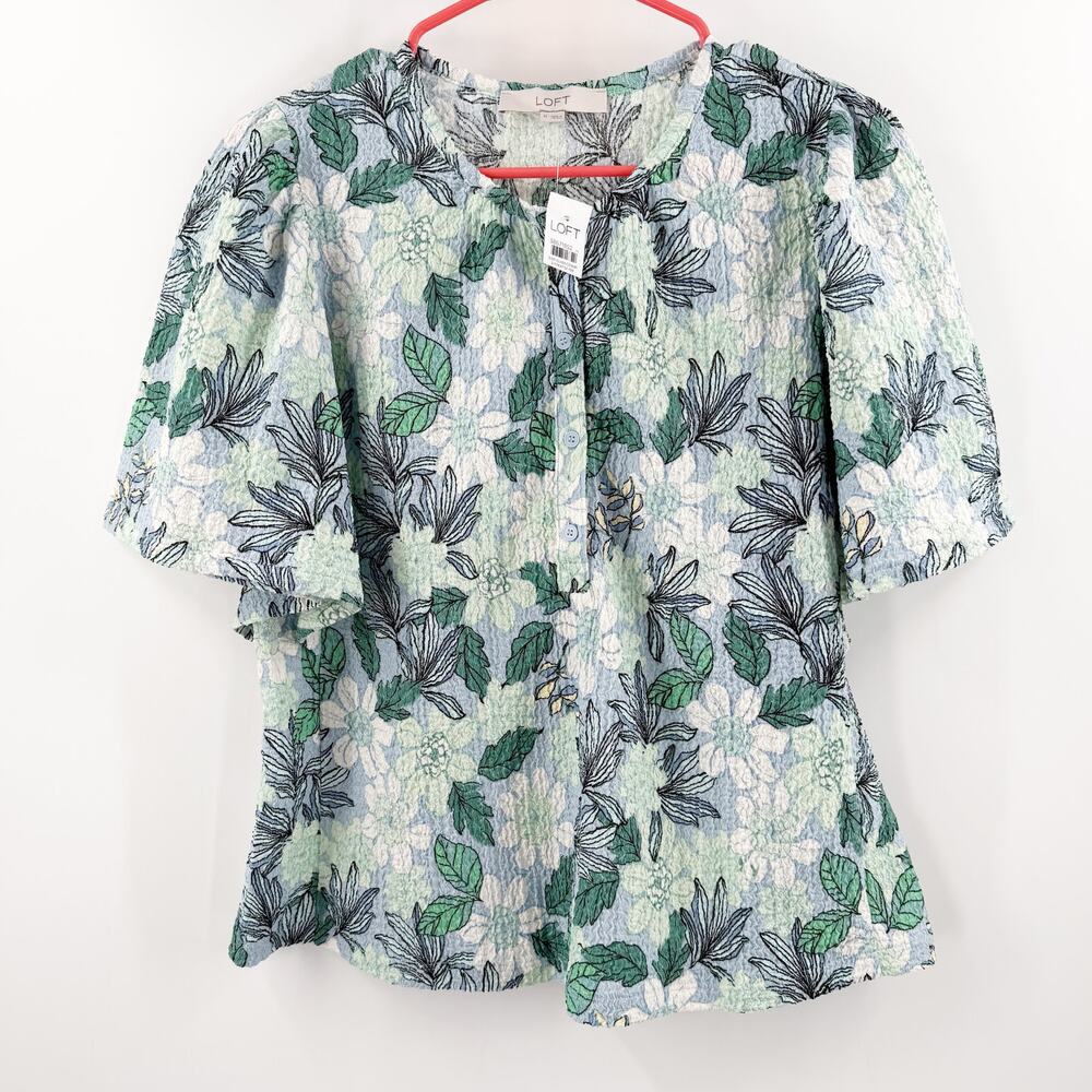 LOFT Ann Taylor Blouse Size Medium NWT Blue Green Floral Top Flutter Sleeve